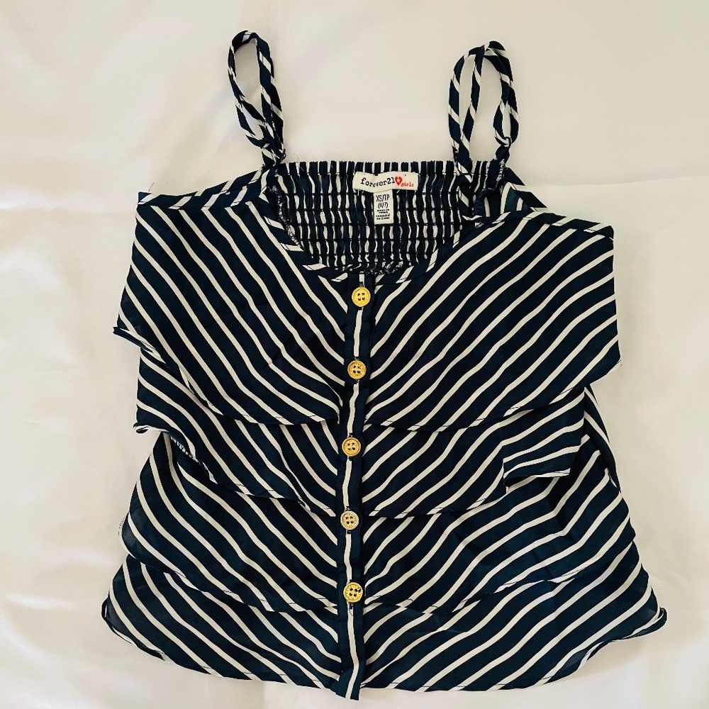 ❤️Forever 21 Ruffled tank blouse